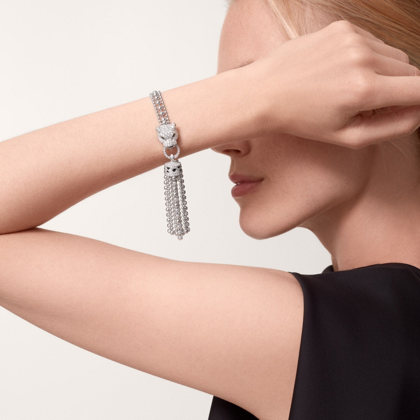 Bracelet Panthère de Cartier, sur chaine, semi-pavé