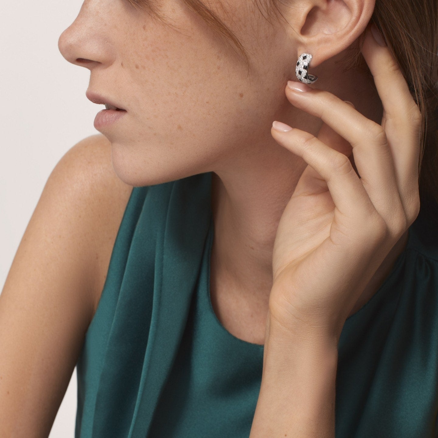Boucles d'oreilles Panthère de Cartier, pavées