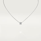 Pendentif C de Cartier, diamant taille brillant