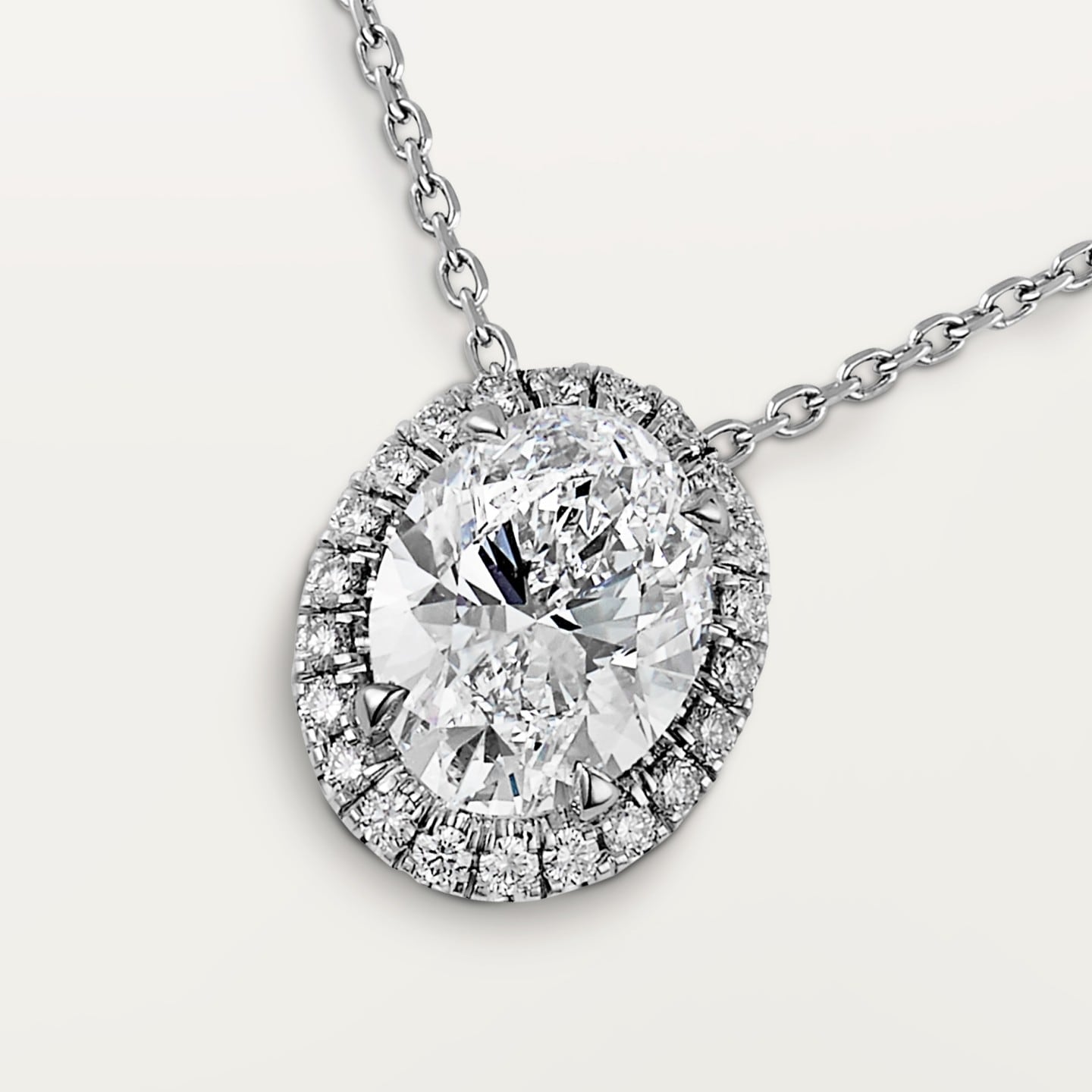 Pendentif Cartier Destinée, diamant taille ovale, pavé