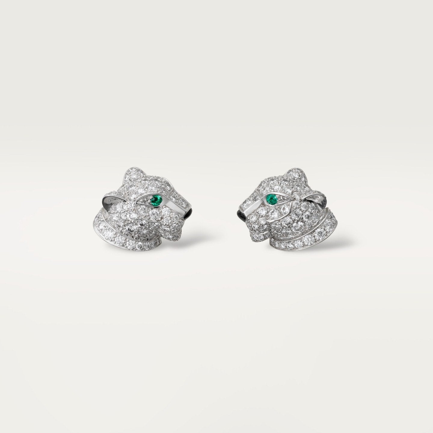 Puces d'oreilles Panthère de Cartier, pavées