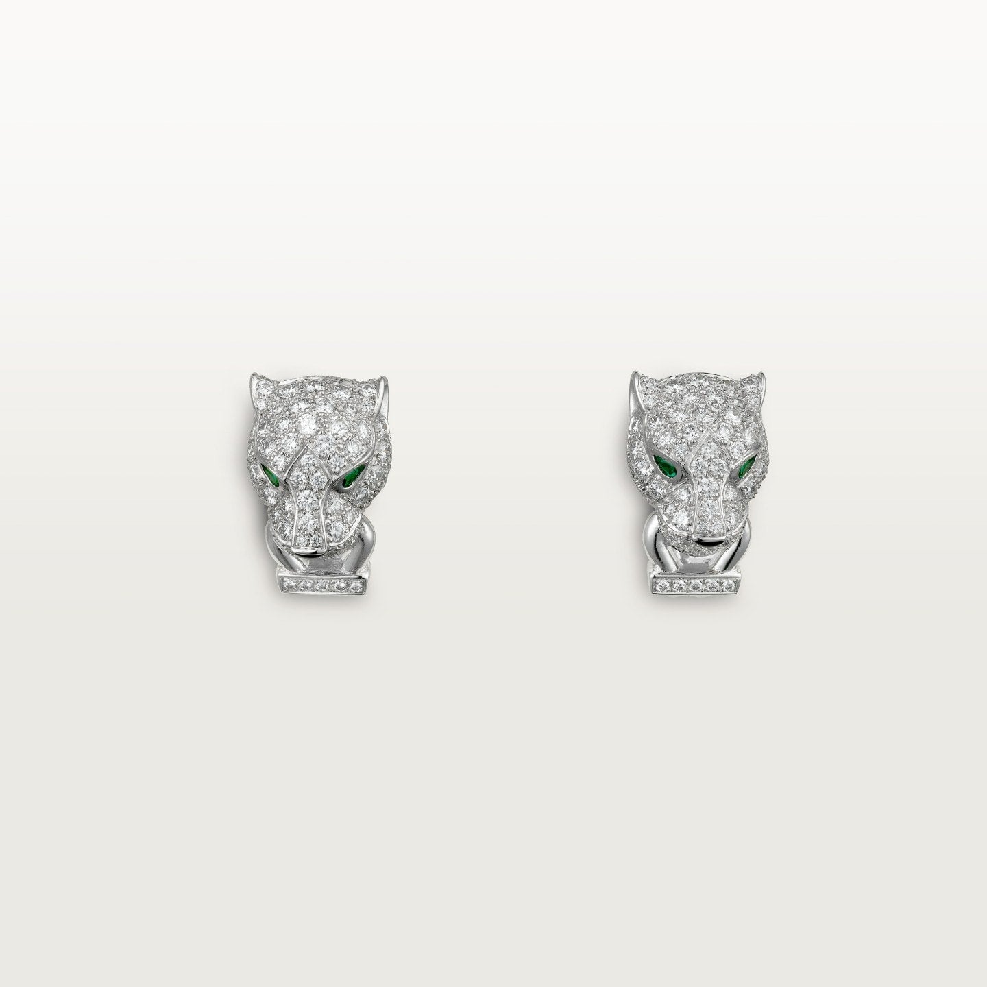 Boucles d'oreilles Panthère de Cartier, pavées