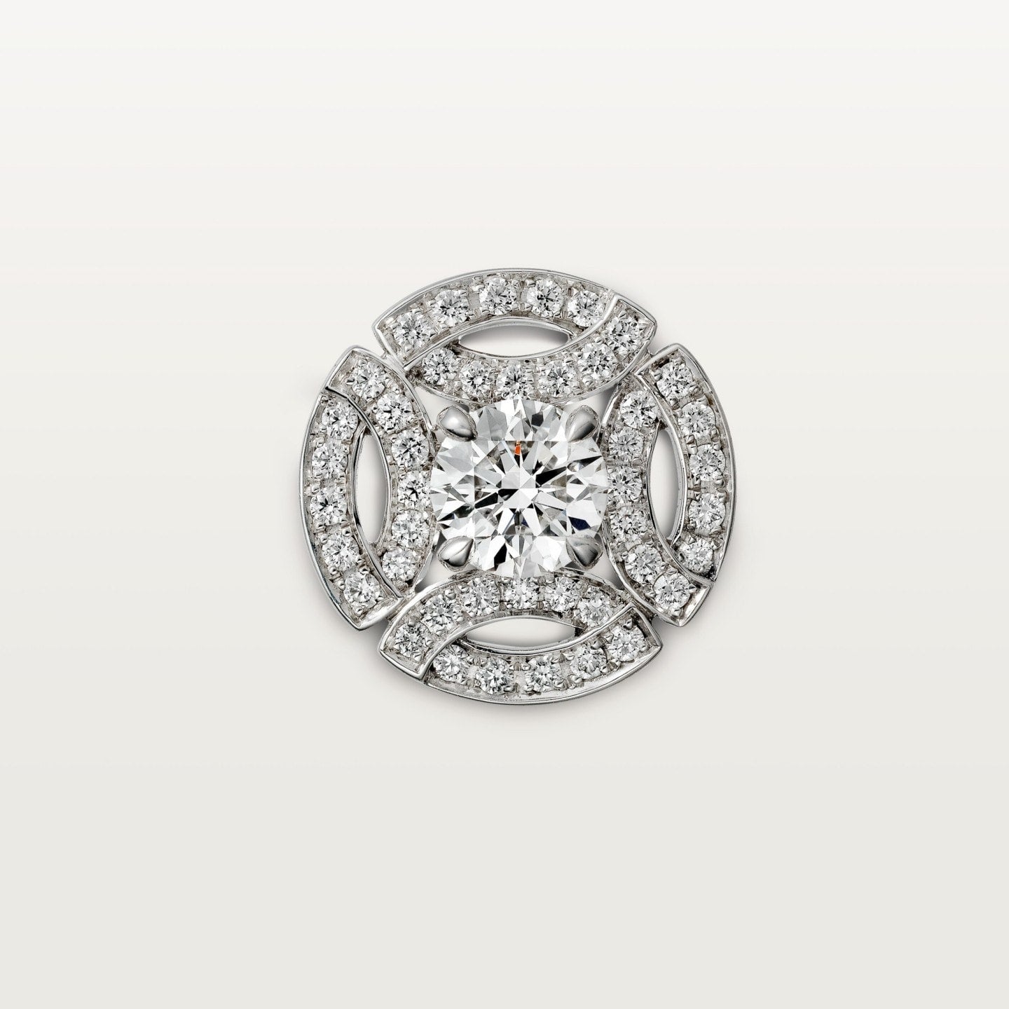 Puces d'oreilles Galanterie de Cartier, 2 diamants taille brillant, pavées