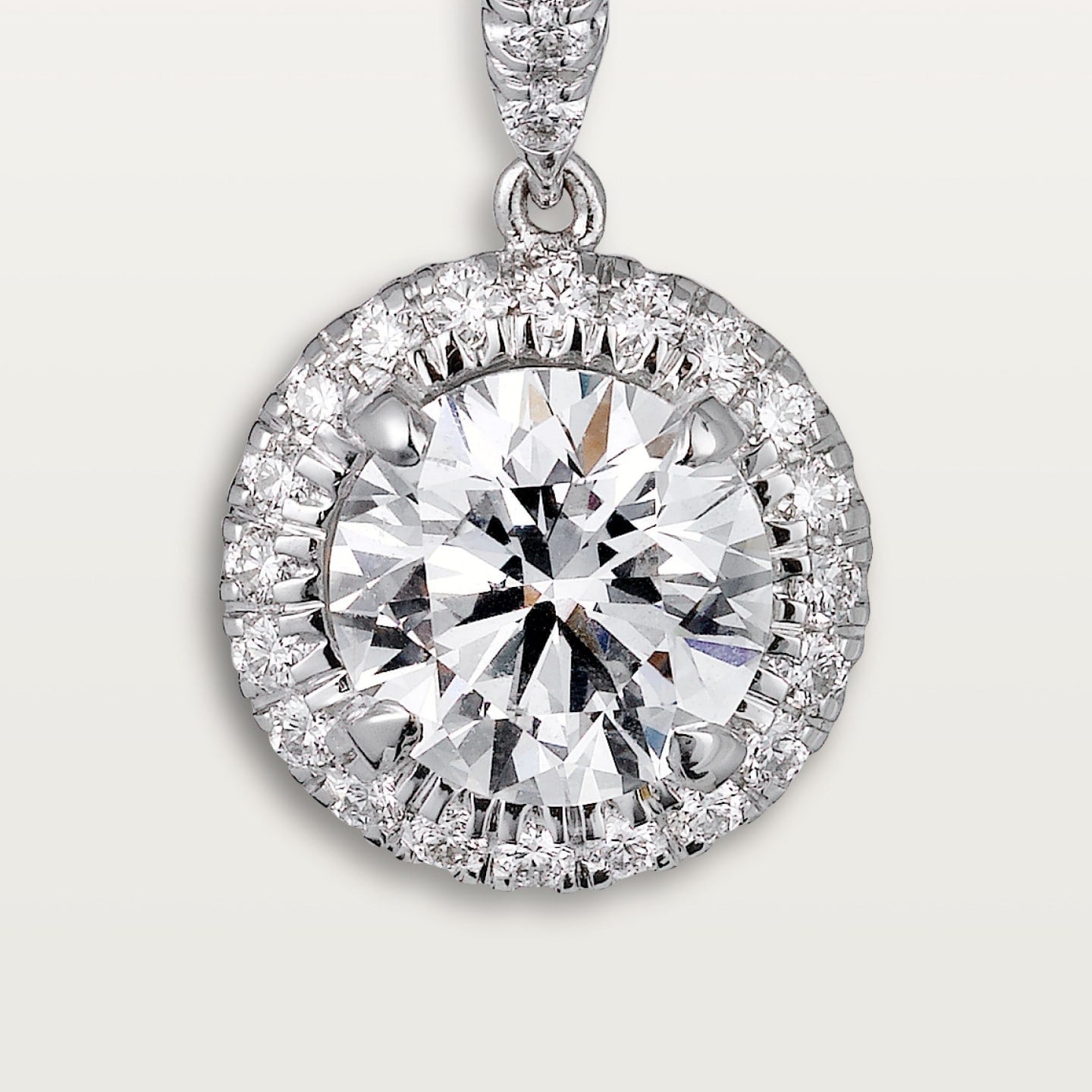 Boucles d'oreilles dormeuses Cartier Destinée, 2 diamants taille brillant, pavées