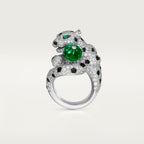 Bague Panthère de Cartier, émeraude melon cut, pavée