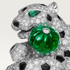 Bague Panthère de Cartier, émeraude melon cut, pavée