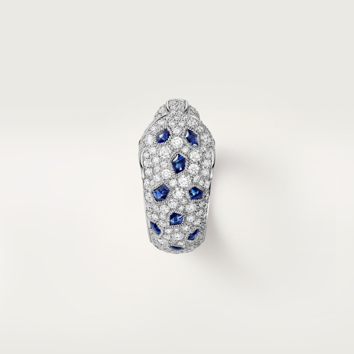 Bague Panthère de Cartier, moyen modèle, semi-pavée
