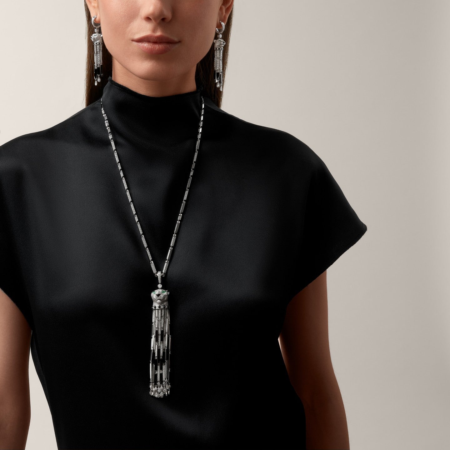 Boucles d'oreilles Panthère de Cartier, onyx, grand modèle, pavées
