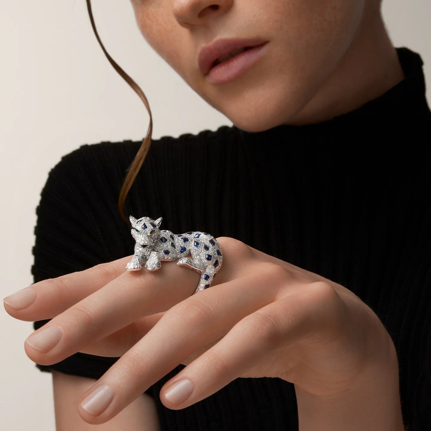 Bague Panthère de Cartier, saphir, pavée