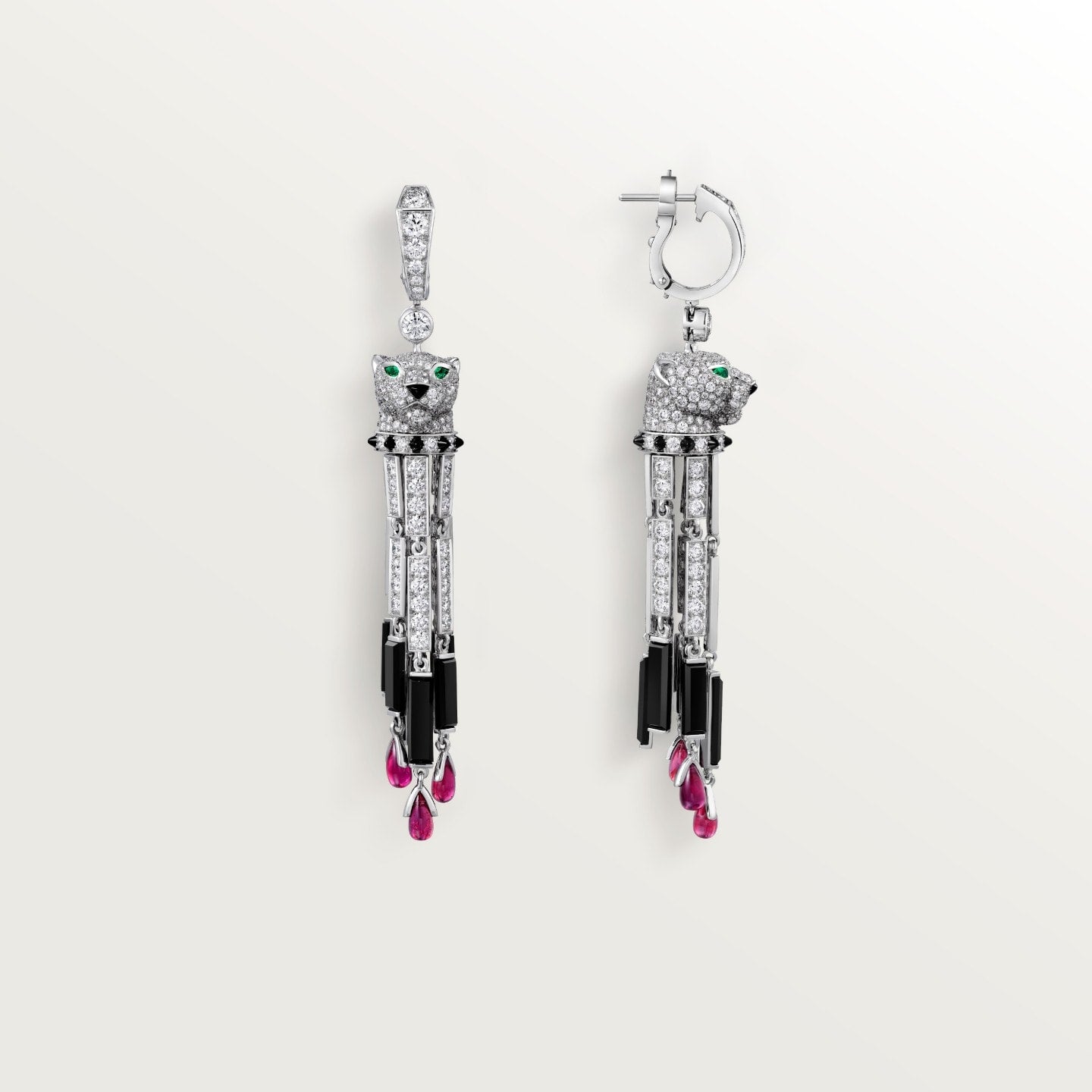 Boucles d'oreilles Panthère de Cartier, rubis, pavées