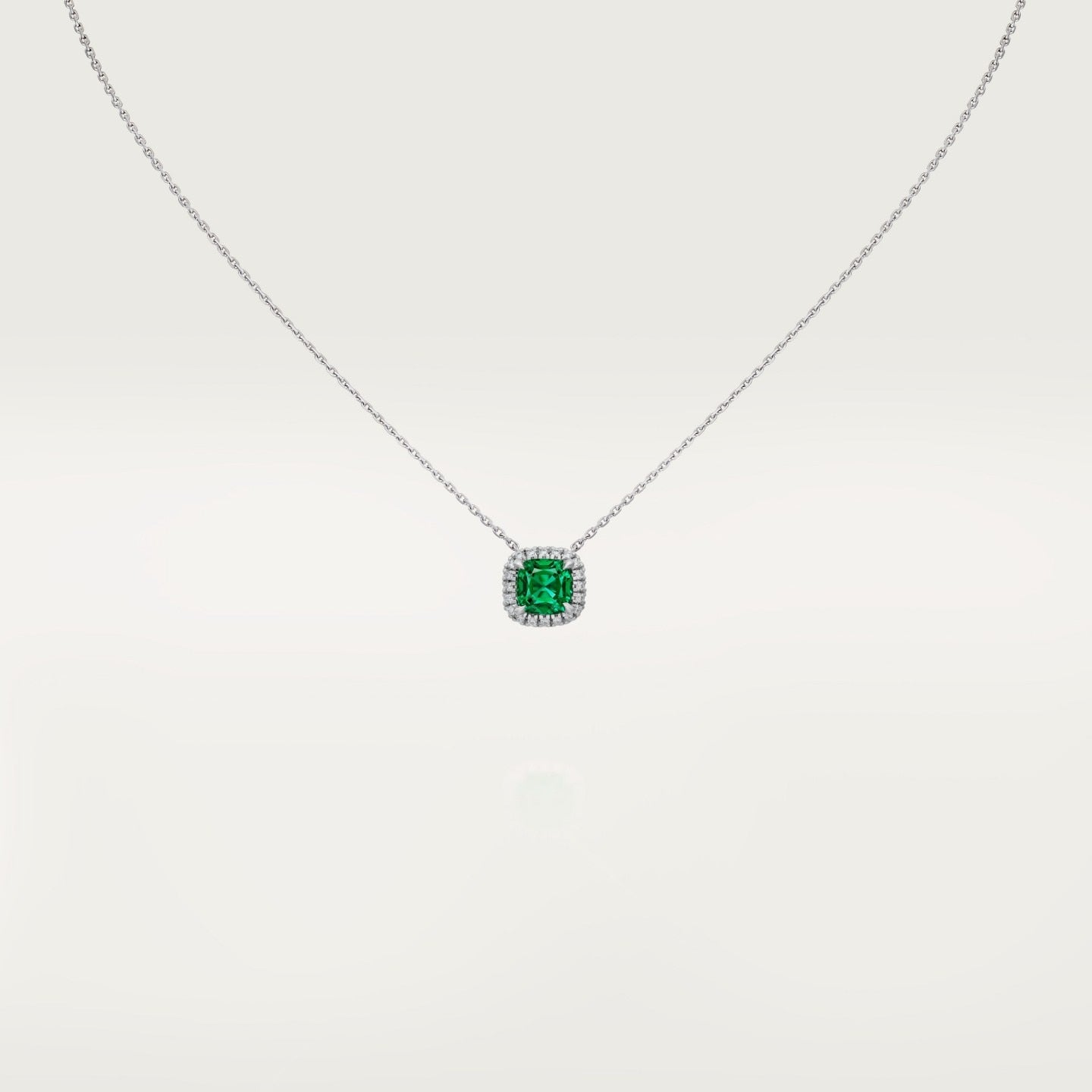 Pendentif Cartier Destinée, émeraude taille coussin, pavé