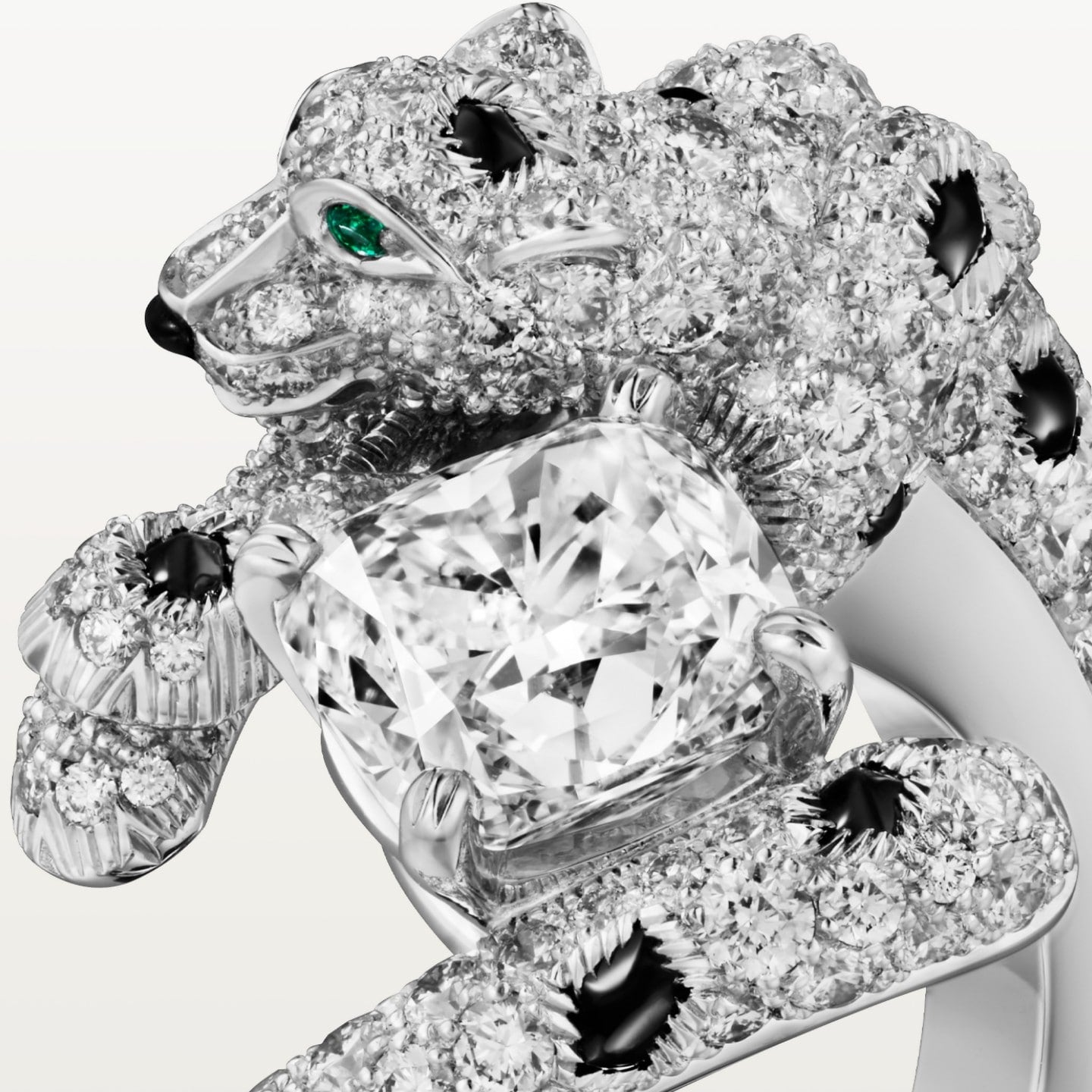 Bague Panthère de Cartier, diamant taille coussin, pavée