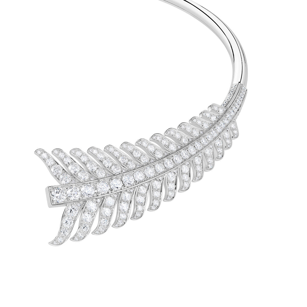 Collier court flèche