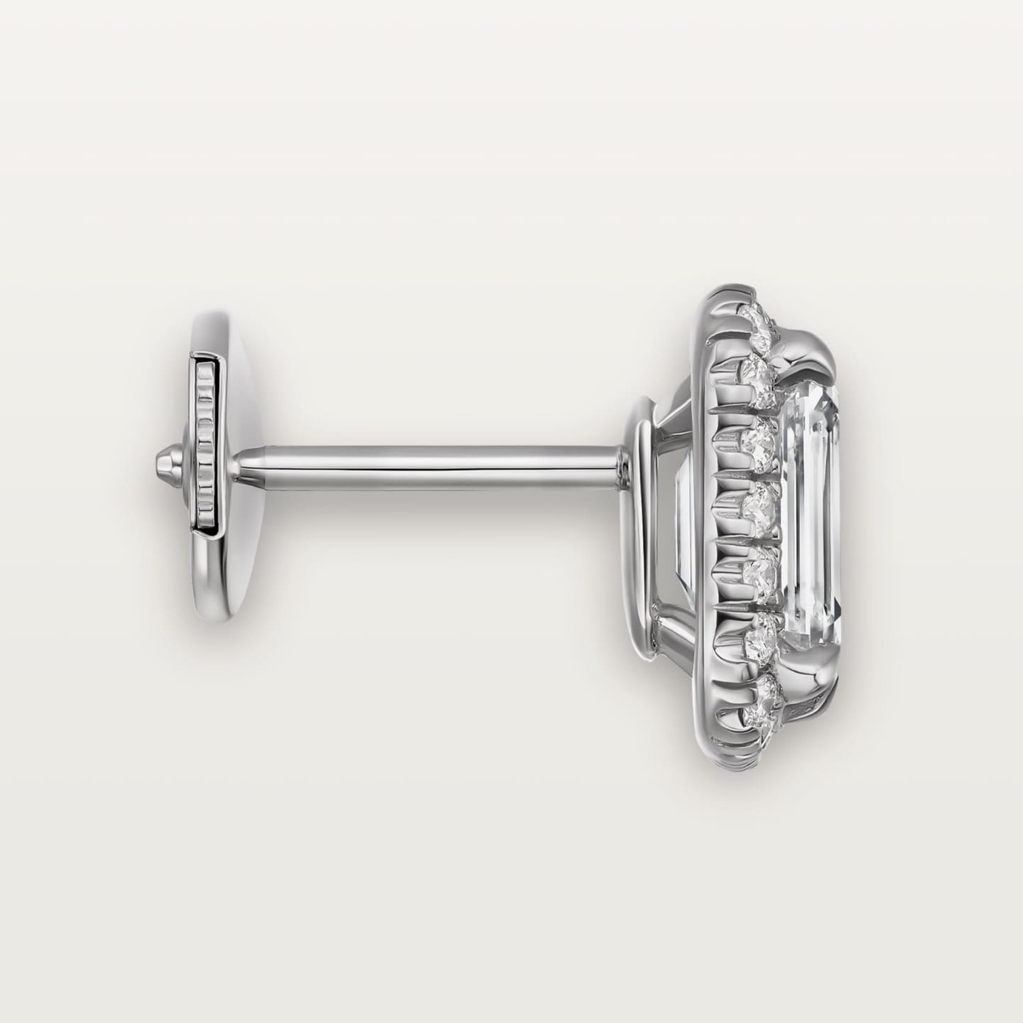Puces d'oreilles Cartier Destinée, 2 diamants taille émeraude, pavées