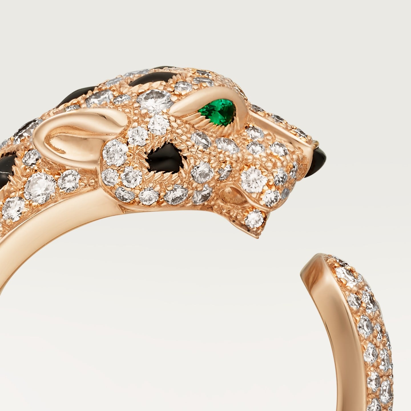 Bague Panthère de Cartier, moyen modèle, pavée