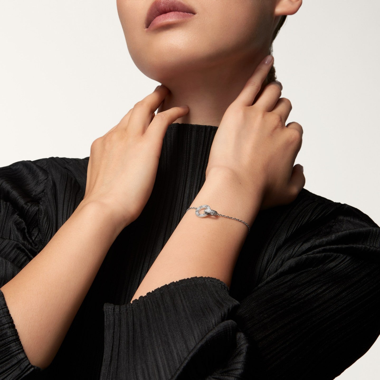 Bracelet LOVE, sur chaîne, pavé