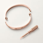 Bracelet LOVE, modèle classique, finition brossée