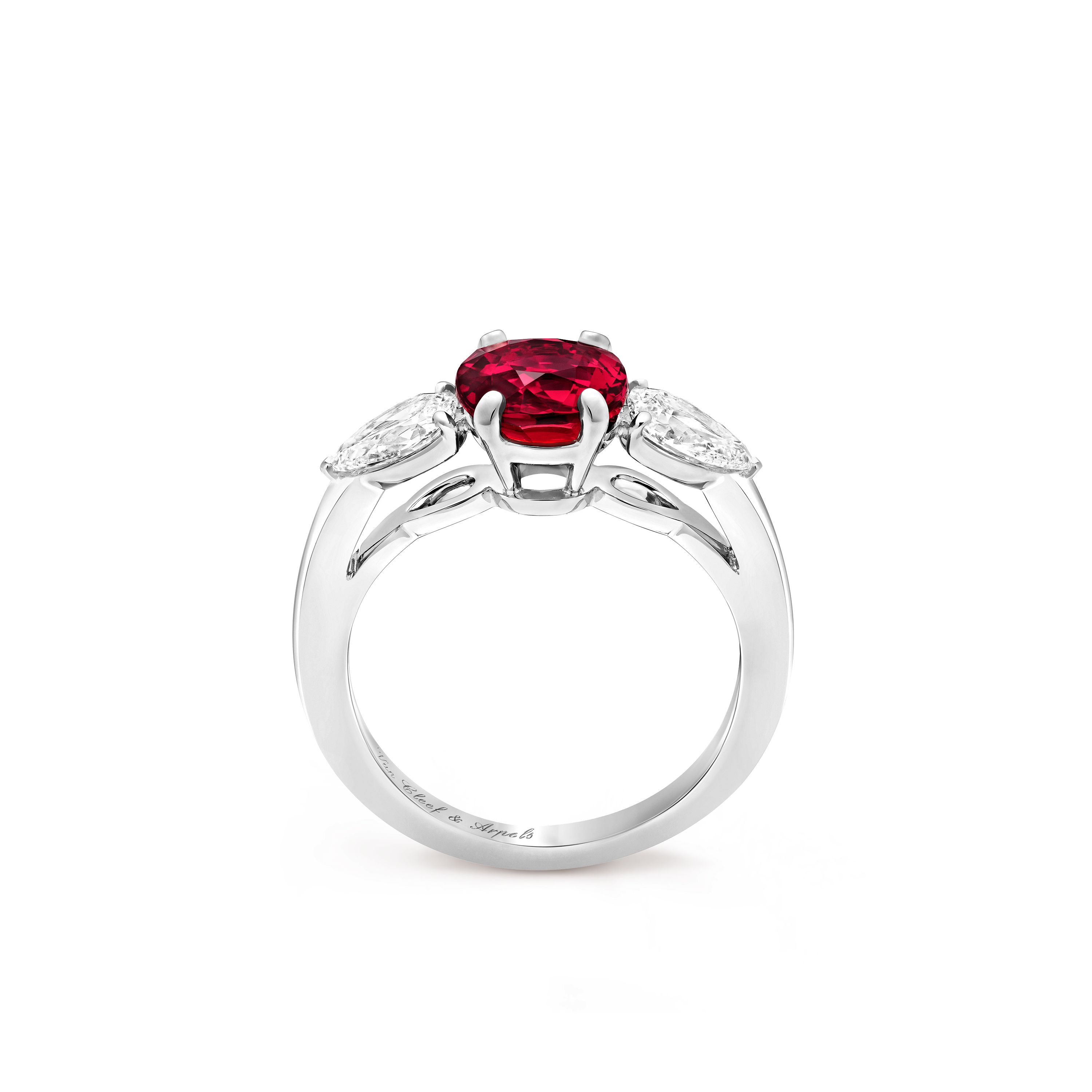 Solitaire Motifs Pétales Rubis 2,03 cts