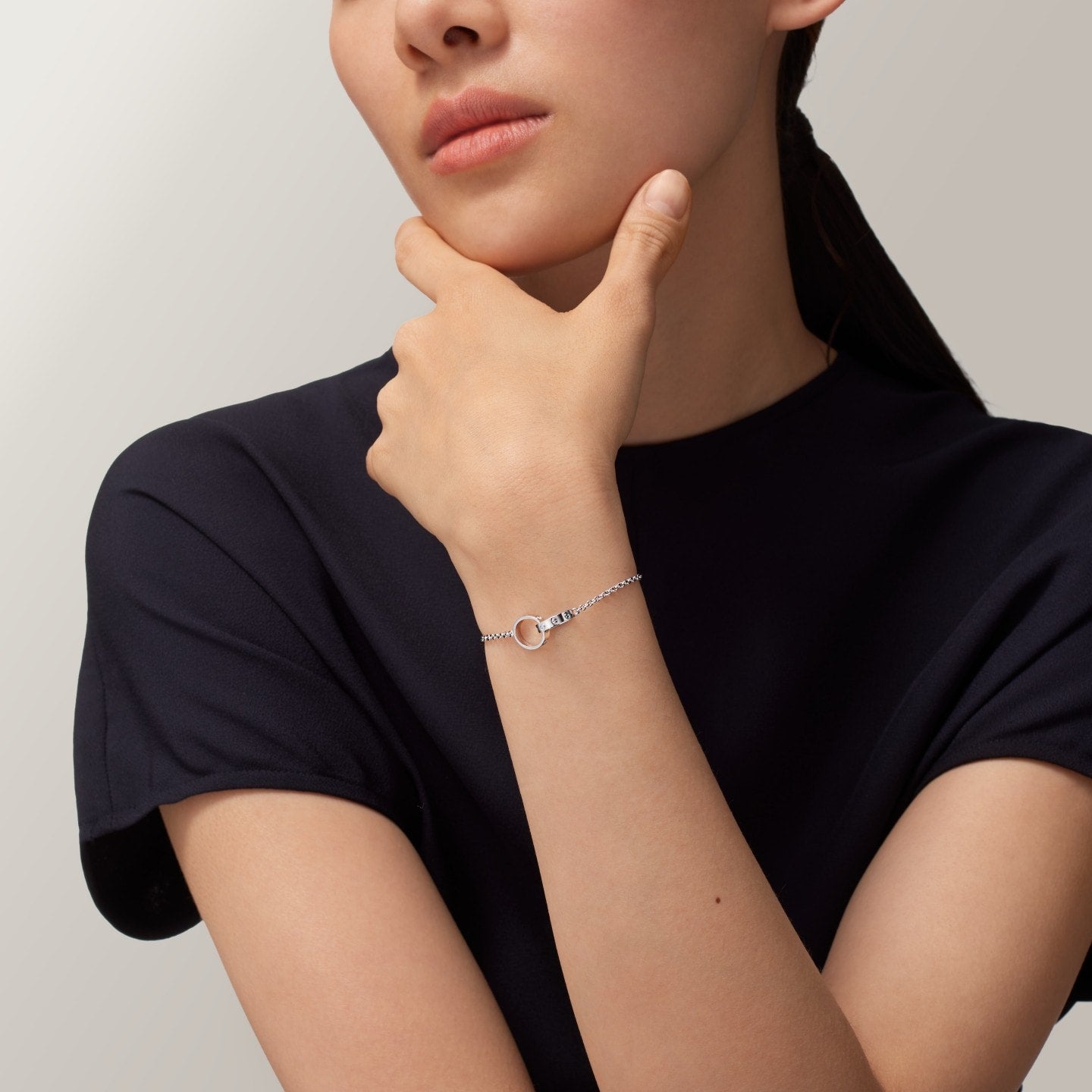 Bracelet LOVE, sur chaîne