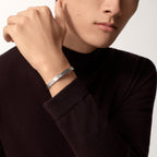 Bracelet LOVE, modèle classique, finition brossée, 4 diamants
