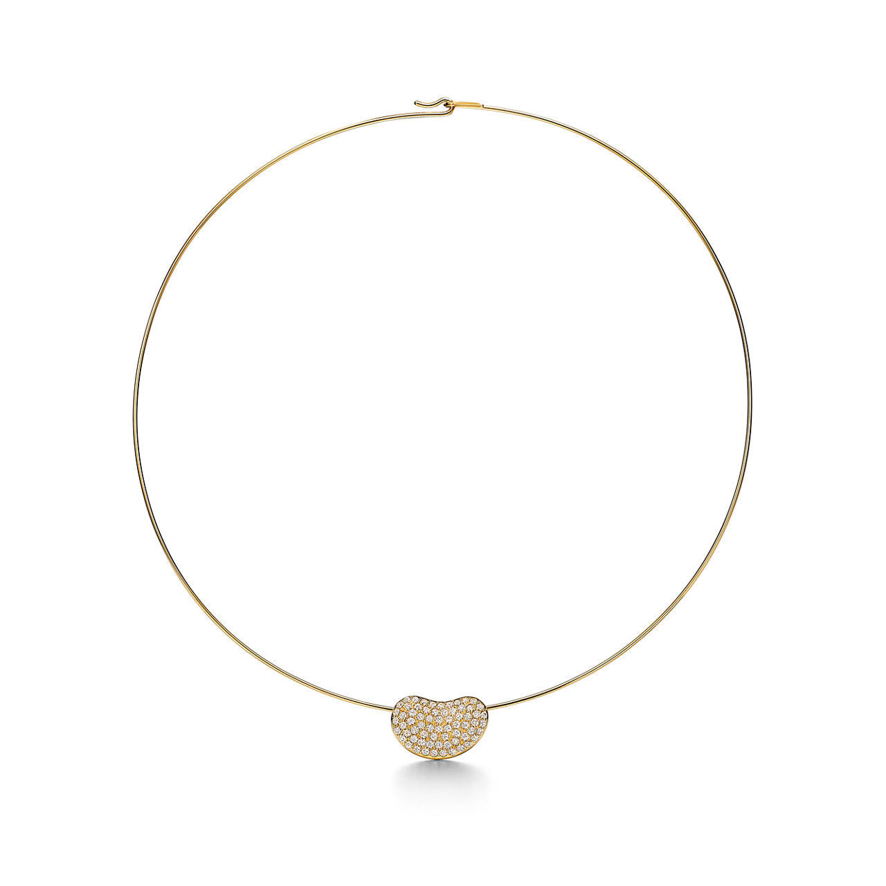 Collier Wire Bean en or 18 carats et pavé de diamants. 20 mm.