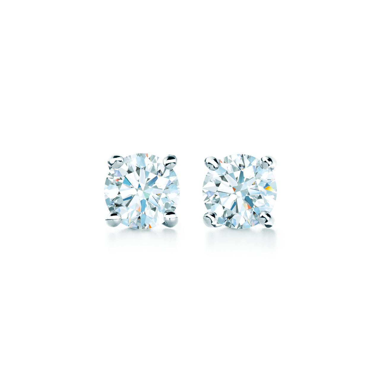 Boucles d’oreilles ornées d’un diamant