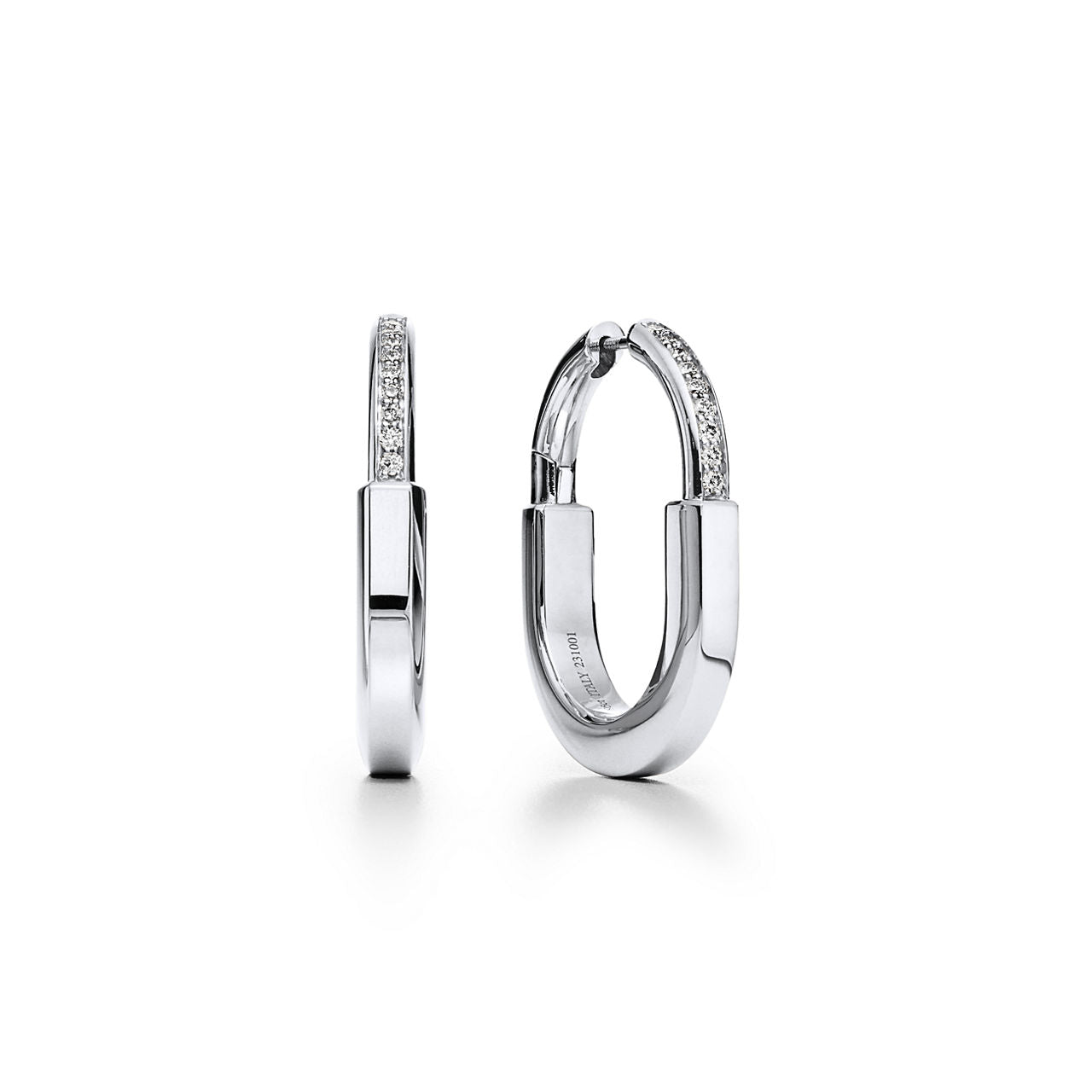 Boucles d’oreilles en or blanc 18 carats et diamants. Medium.