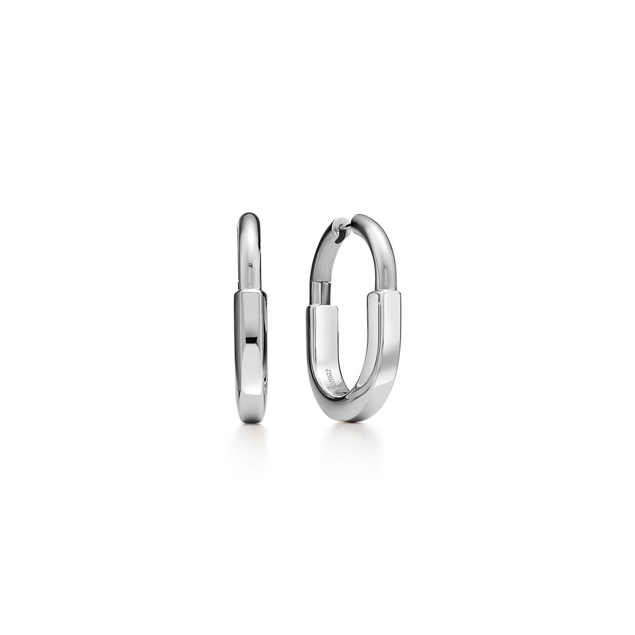 Boucles d’oreilles en or blanc 18 carats. Medium.