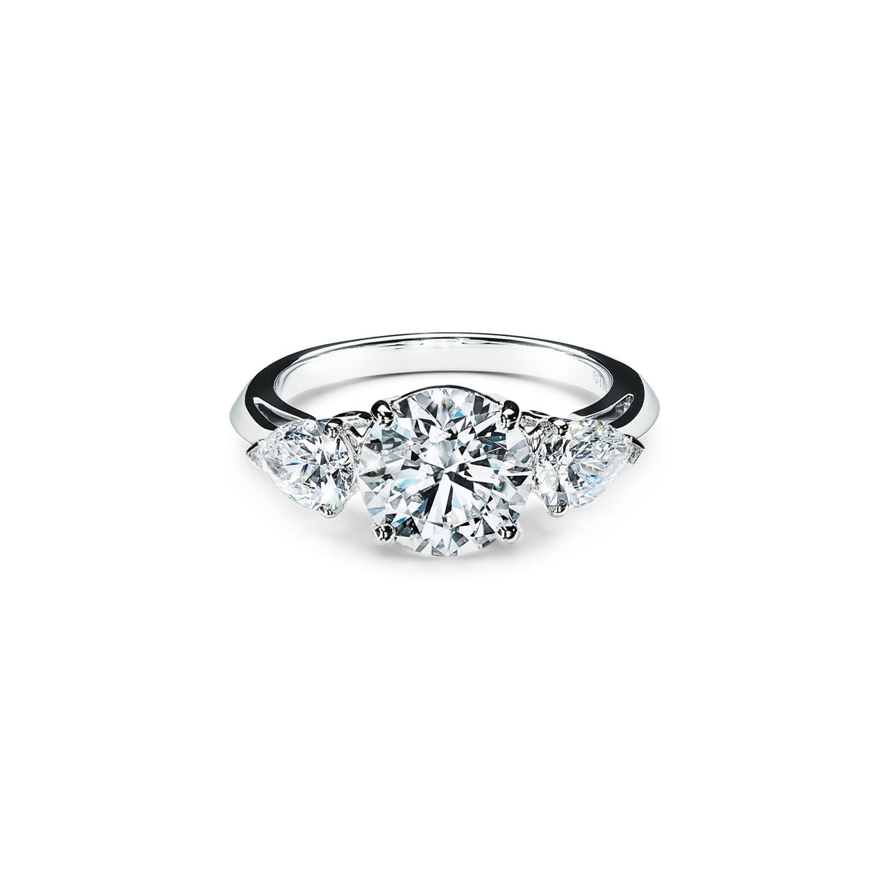 Tiffany Trois pierres Bague de fiançailles en platine 950 millièmes ornée de pierres latérales taille poire