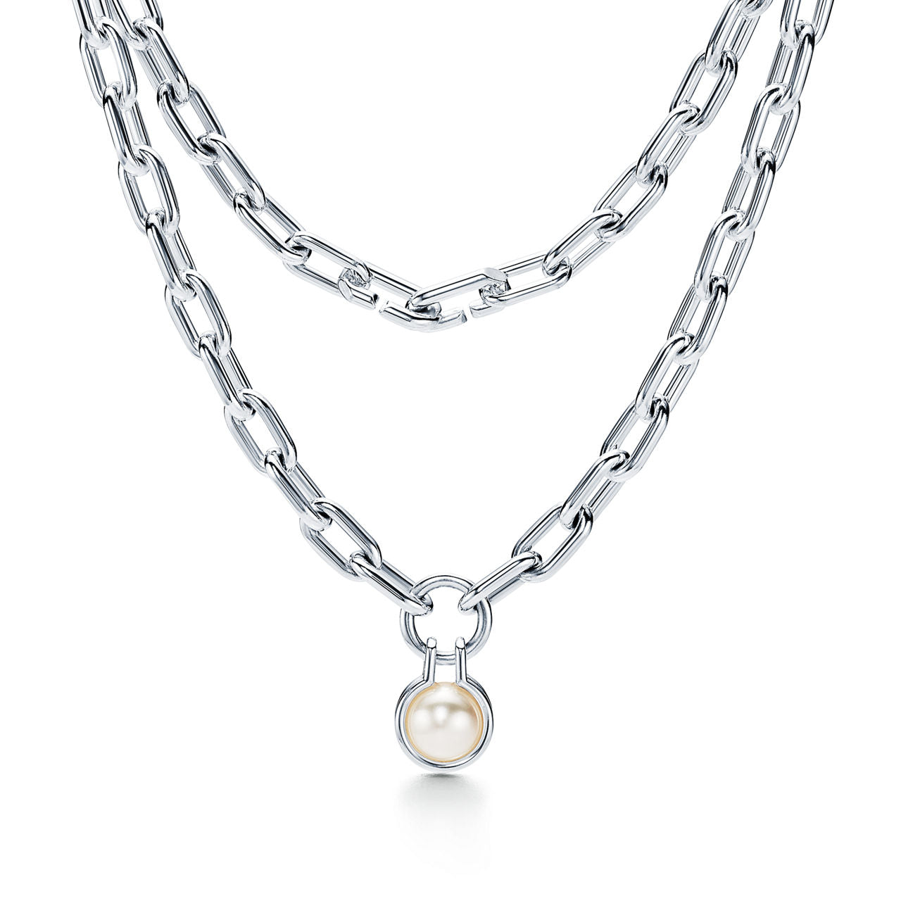 Collier en argent 925 mil. et perle d’eau douce. 81,2 cm en argent 925 millièmes