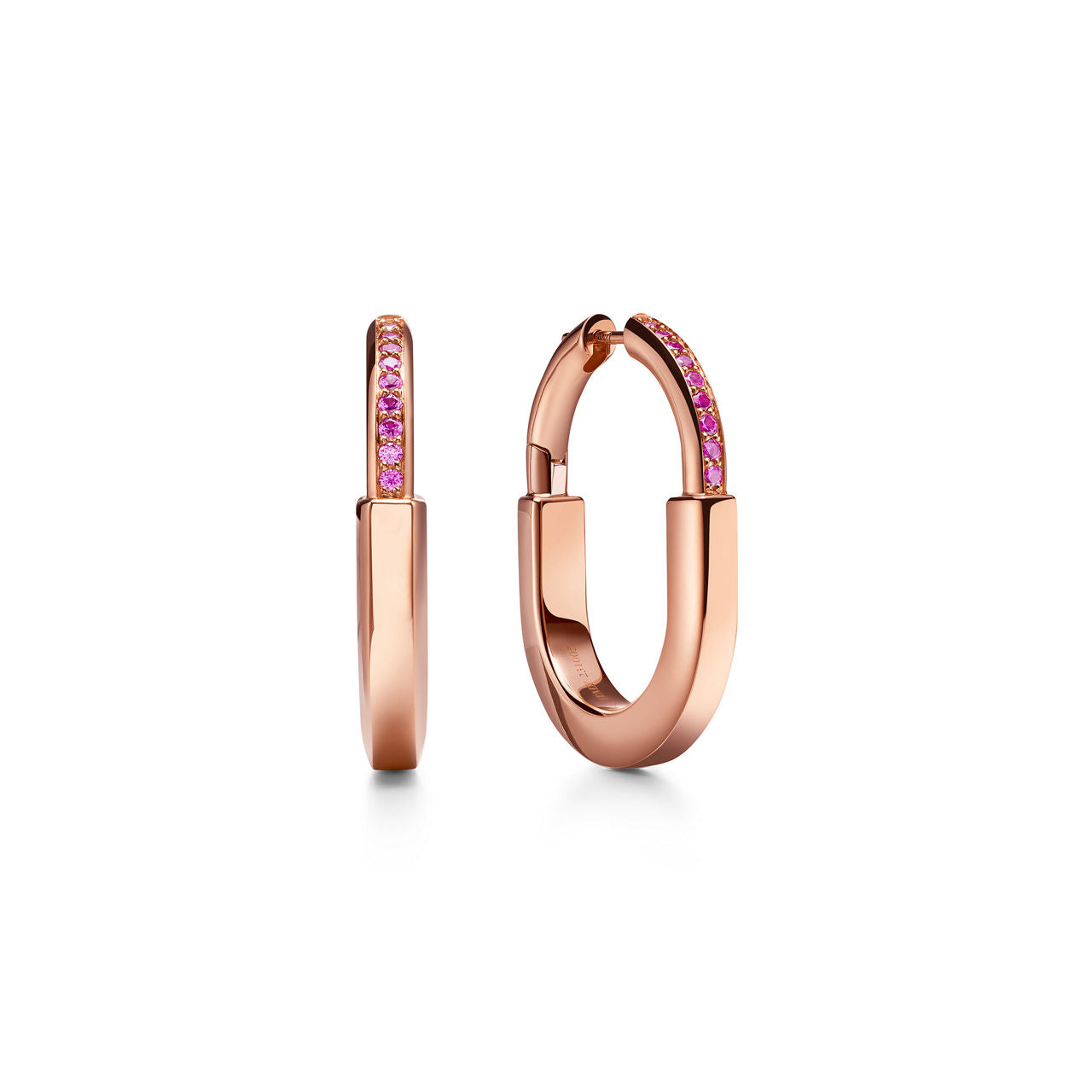 Boucles d’oreilles en or rose et saphirs roses. Medium.