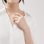 Tiffany Forever Alliance en platine 950 millièmes et demi-tour de diamants. 2,2 mm.