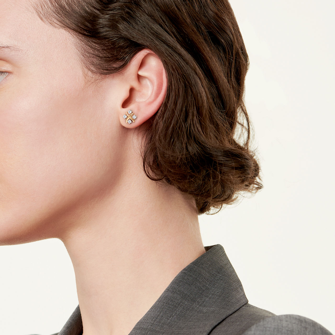 Boucles d’oreilles en or jaune, platine et diamants