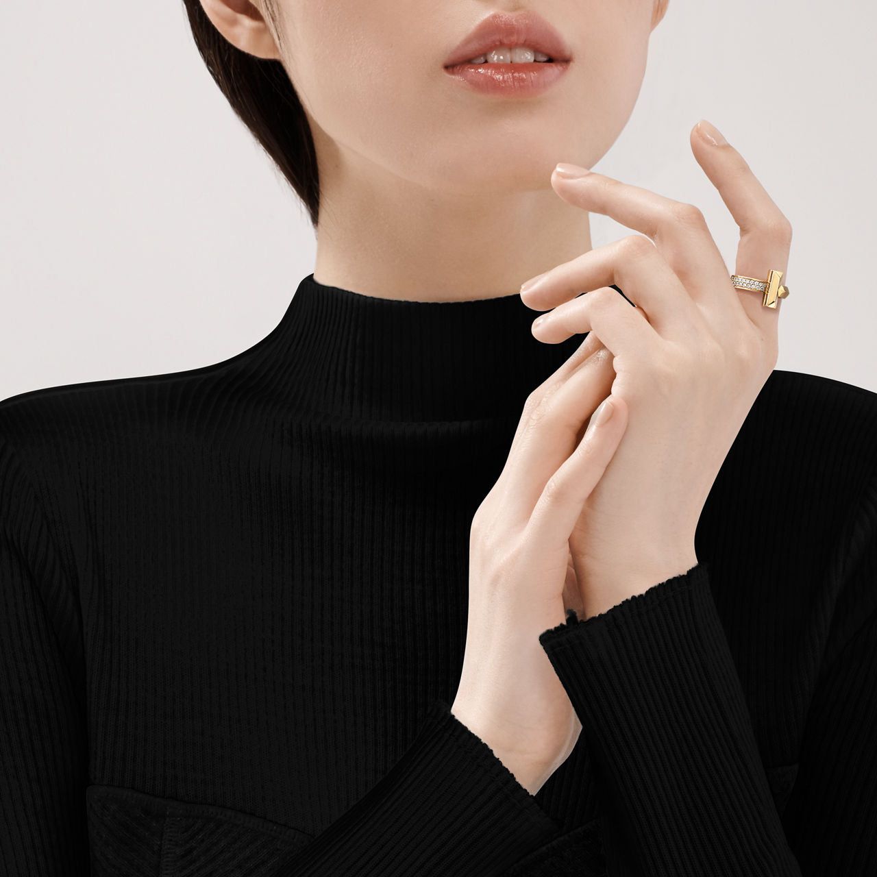 Tiffany T Bague T1 en or jaune 18 carats et diamants