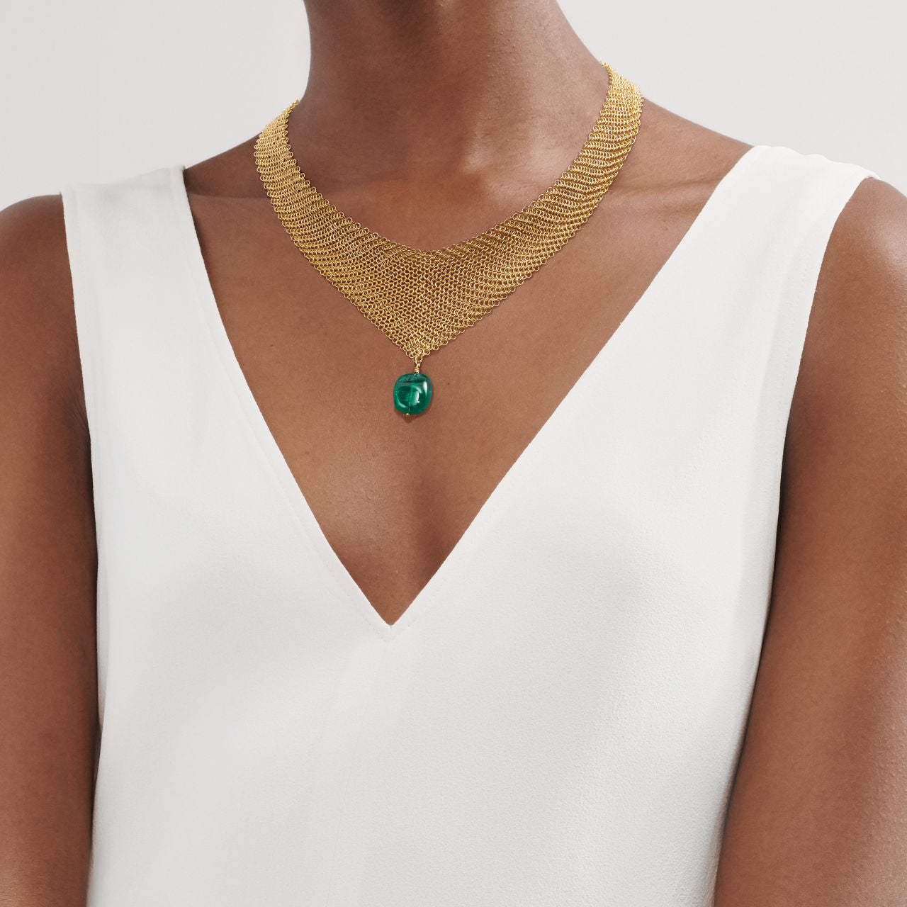 Collier de soirée Maille en or 18 carats et perle en émeraude polie