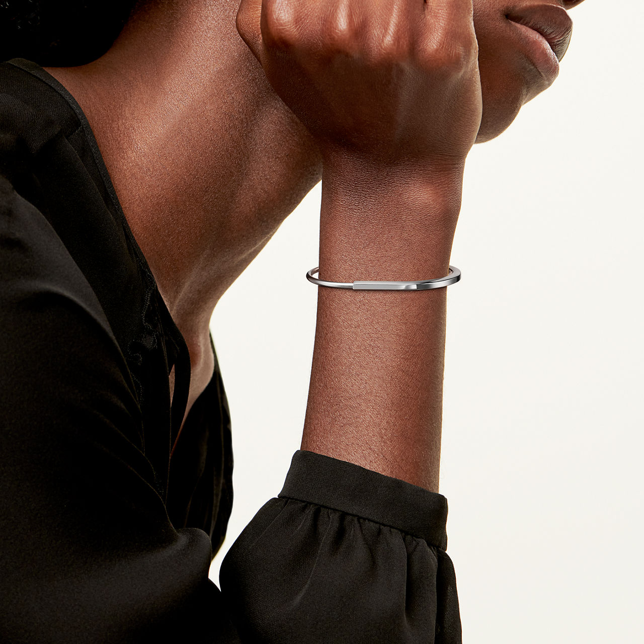 Bracelet jonc étroit en or blanc 18 carats