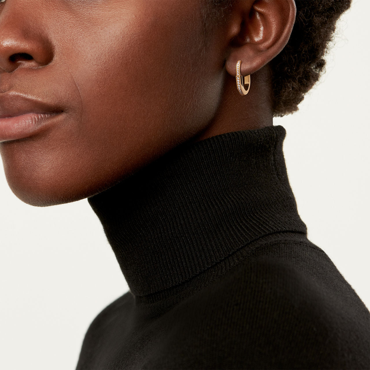 Boucles d’oreilles Lock en or jaune et diamants pavés, Small