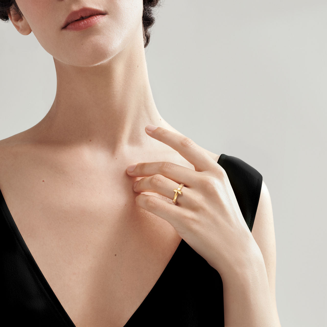 Tiffany T Bague T1 en or jaune 18 carats