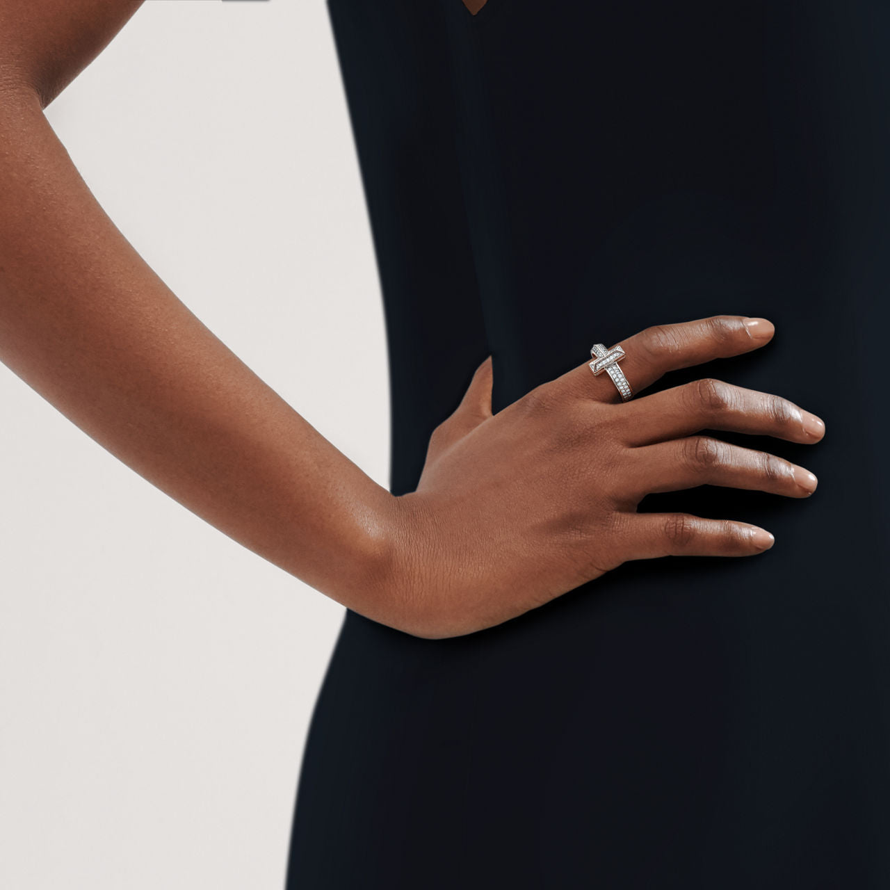 Tiffany T Bague T1 en or blanc 18 carats et diamants