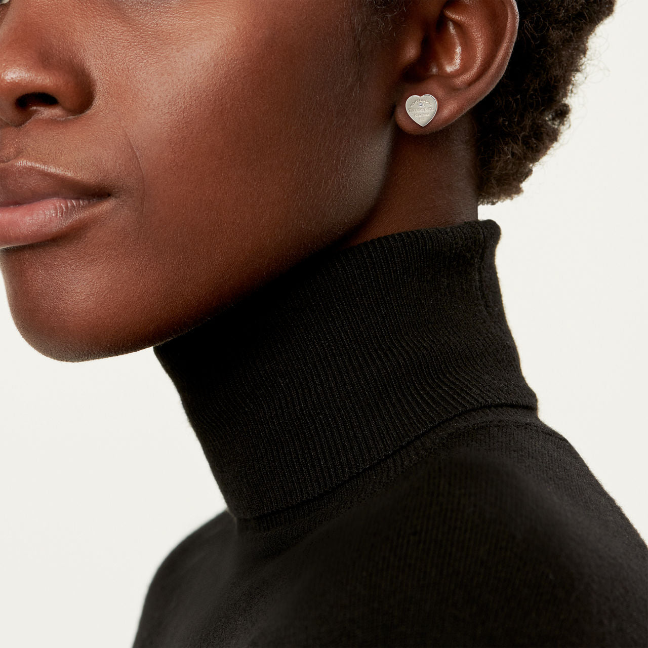 Boucles d’oreilles Plaque Cœur en argent 925 millièmes et diamant. Mini