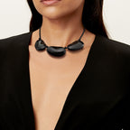 Collier Bean en bois japonais recouvert de laque noire