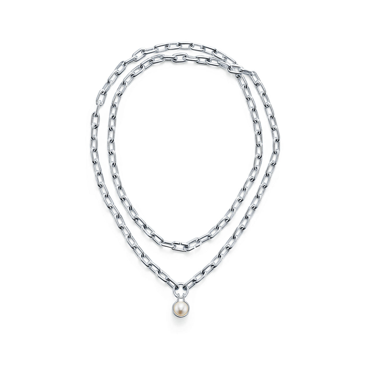 Collier en argent 925 mil. et perle d’eau douce. 81,2 cm en argent 925 millièmes