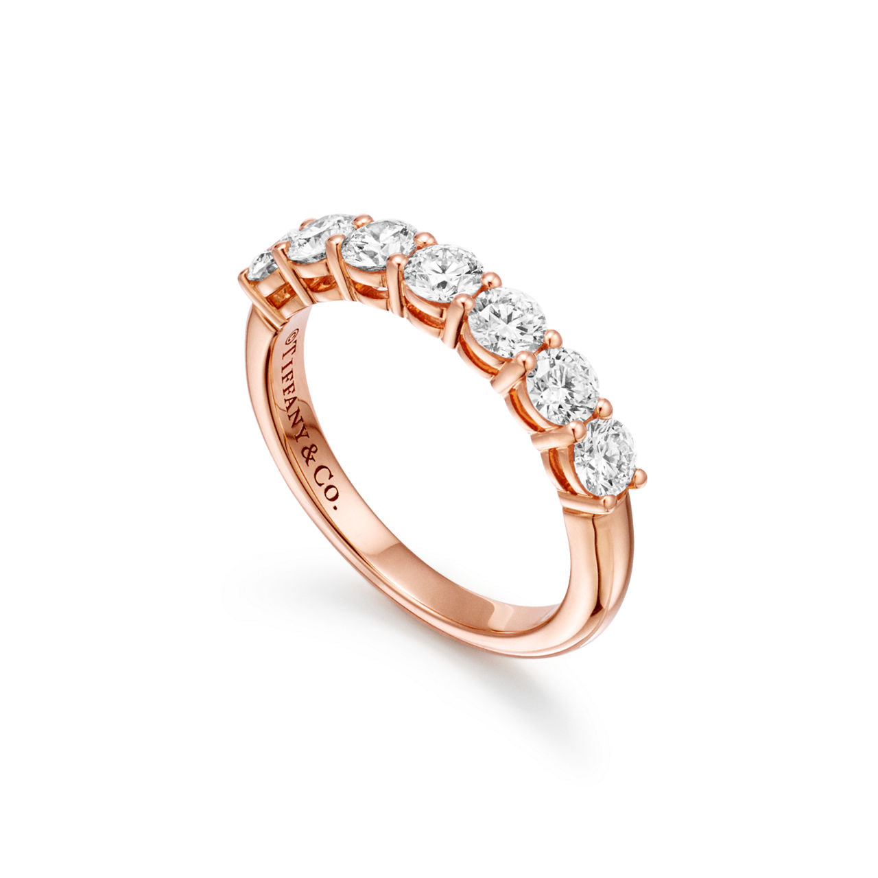 Tiffany Forever Alliance en or rose 18 carats et demi-tour de diamants. 3,5 mm.
