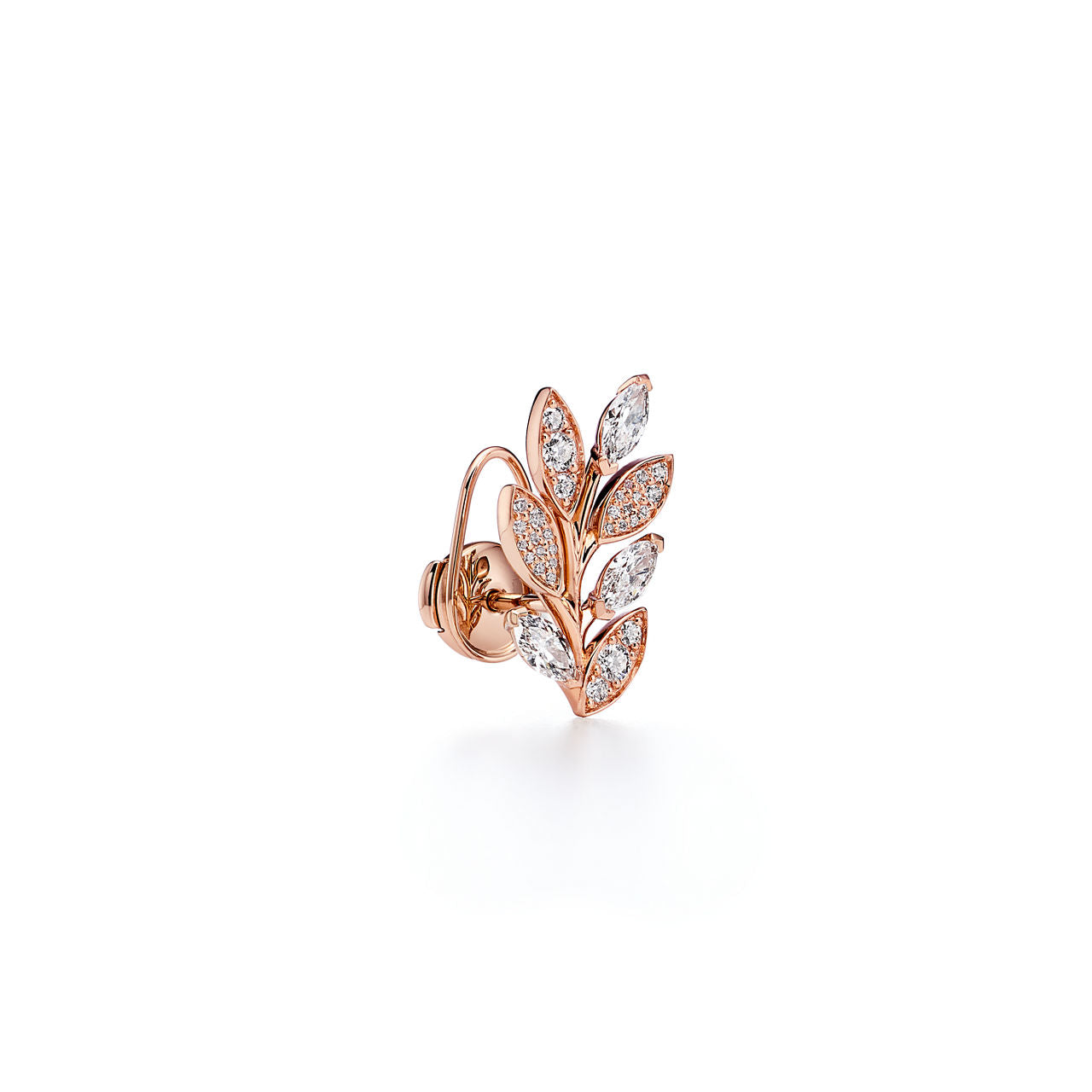 Boucles d’oreilles montantes motif vigne en diamants en or rose 18 carats