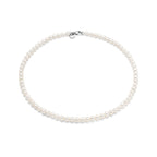 Collier en perles avec fermoir en argent 925 millièmes. 5-6 mm.