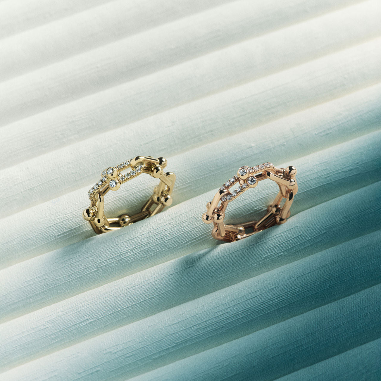 Tiffany HardWear Bague à maillons taille Small en or rose et diamants