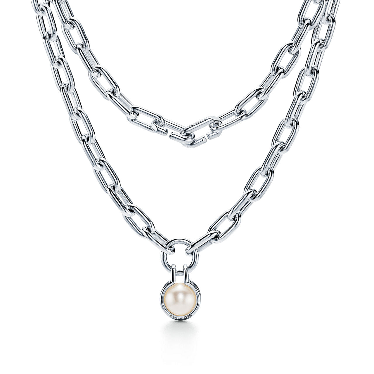 Collier en argent 925 mil. et perle d’eau douce. 81,2 cm en argent 925 millièmes