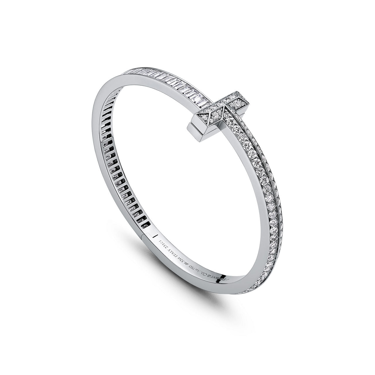 Bracelet jonc T1 en or blanc, diamants pavés et taille baguette
