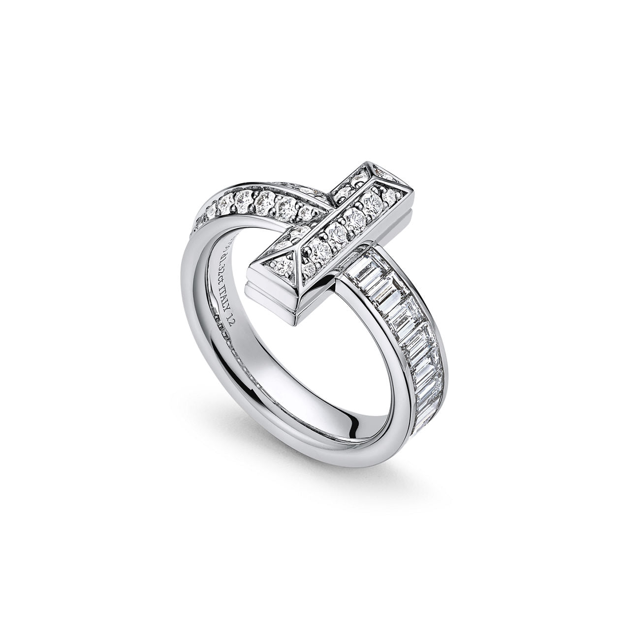 Tiffany T Bague T1 en or blanc et diamants pavés et taille baguette