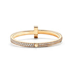 Bracelet jonc à charnière large T1 orné de diamants en or jaune 18 carats
